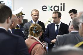 Ministre des Armées avec le directeur de l'entreprise Exail